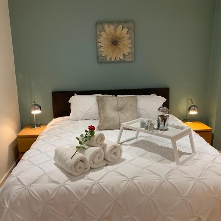 Modern, City Centre, Studio Apartment With Free Wifi, Gym Access, Netflix - West One Шеффілд Екстер'єр фото