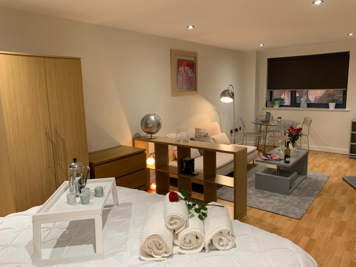 Modern, City Centre, Studio Apartment With Free Wifi, Gym Access, Netflix - West One Шеффілд Екстер'єр фото